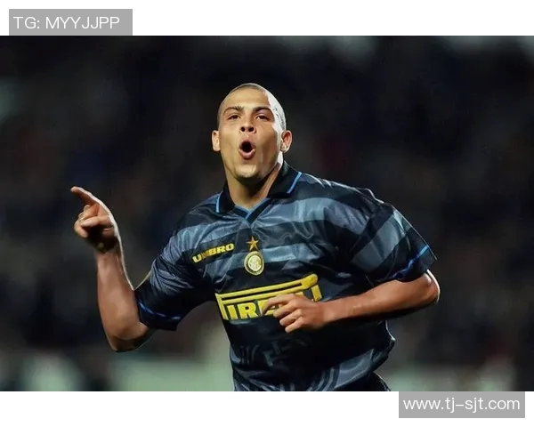 足球场上传奇瞬间 这位球星用一脚震撼全场成就经典绝技